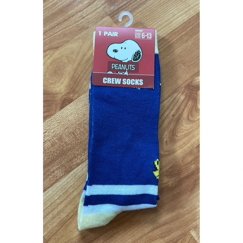 Peanuts‎ Snoopy Crew Socks Adult Size 6-13